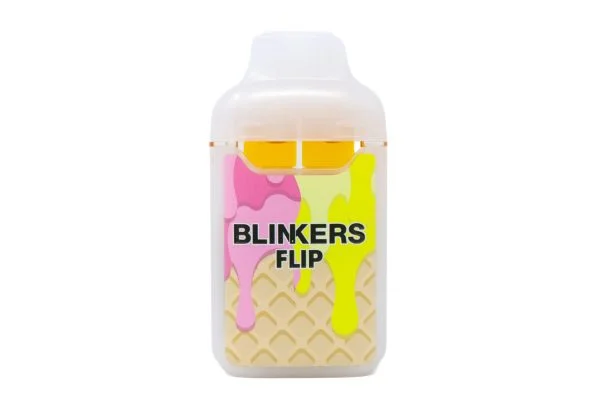 Blinkers Flip Dual Chamber Disposable (2g) – Very Berry Strawberry x Banana Split - Image 3